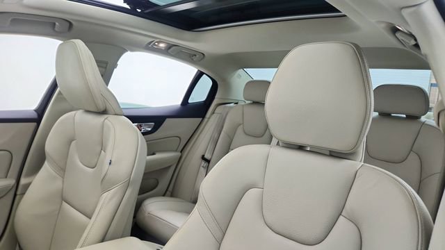 Used 2024 Volvo S60 B5 Plus w/ Climate Package image 34