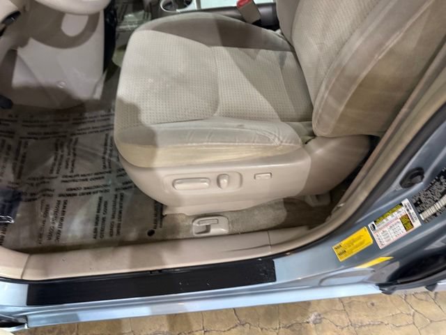 Used 2010 Toyota Sienna LE FWD image 21