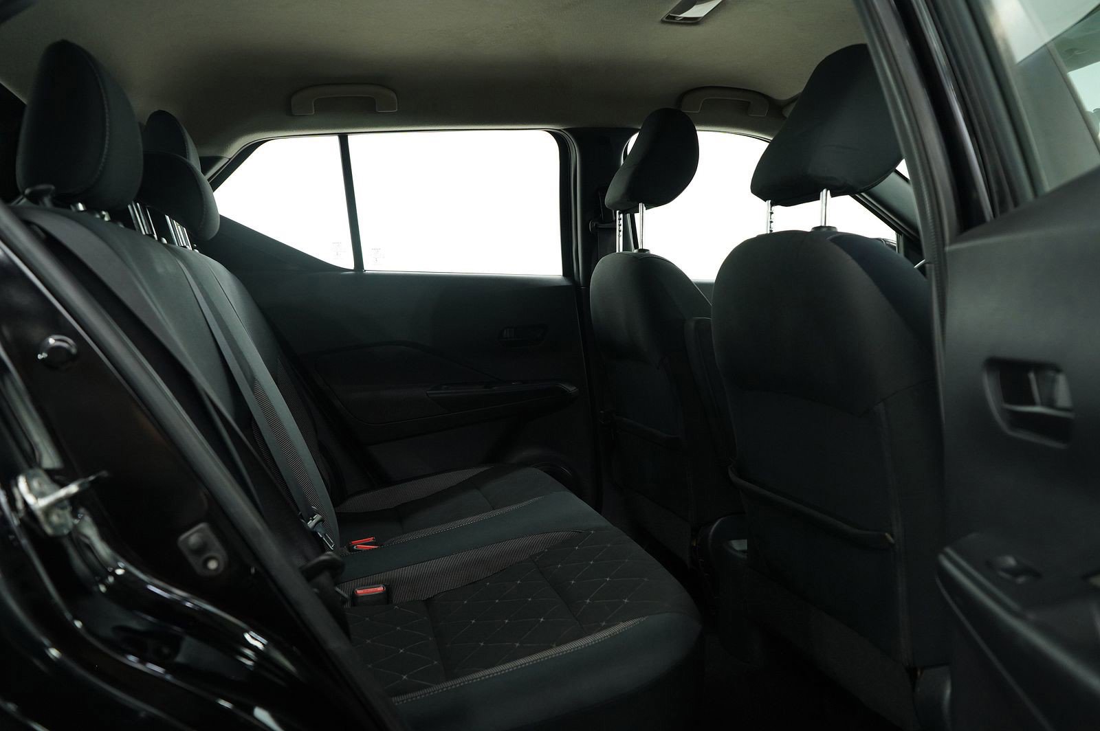 Used 2019 Nissan Kicks S image 12