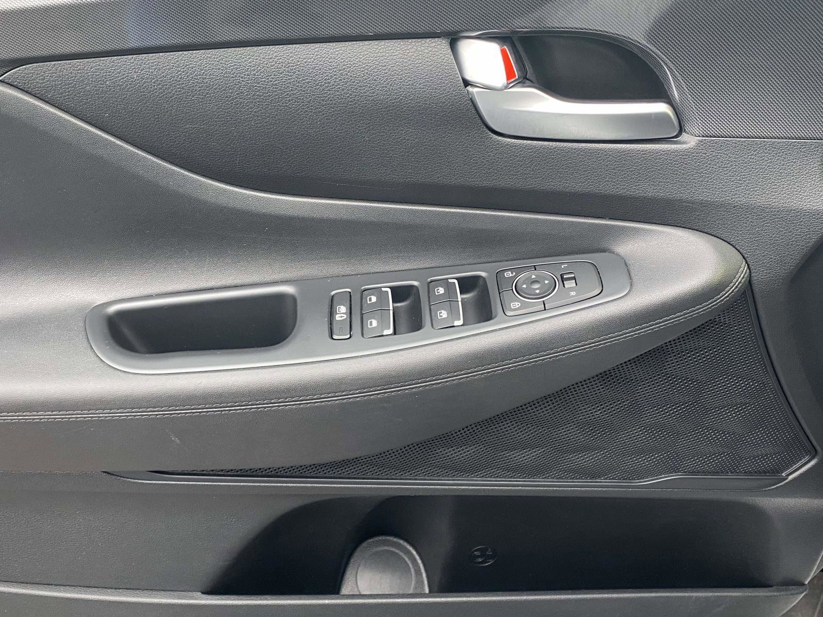 Used 2021 Hyundai Santa Fe SEL w/ Convenience Package image 16