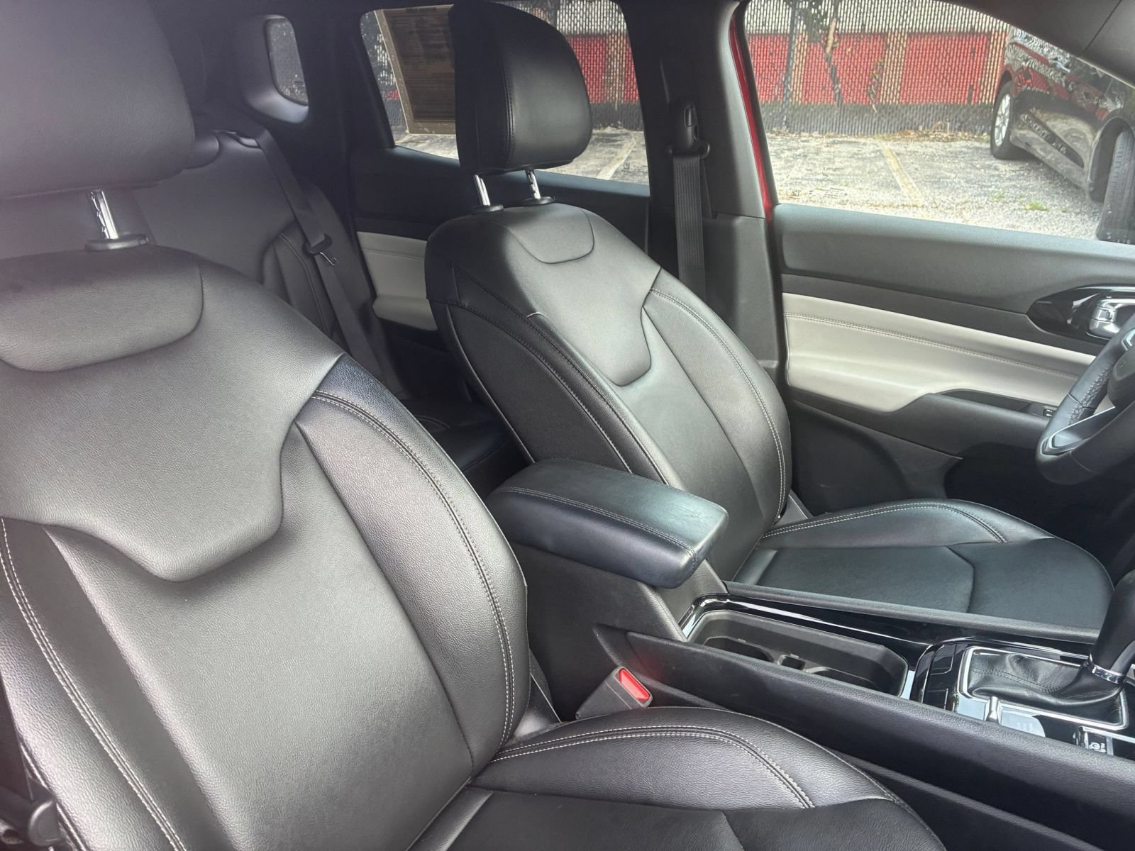 Used 2025 Jeep Compass Limited AWD/4WD image 30