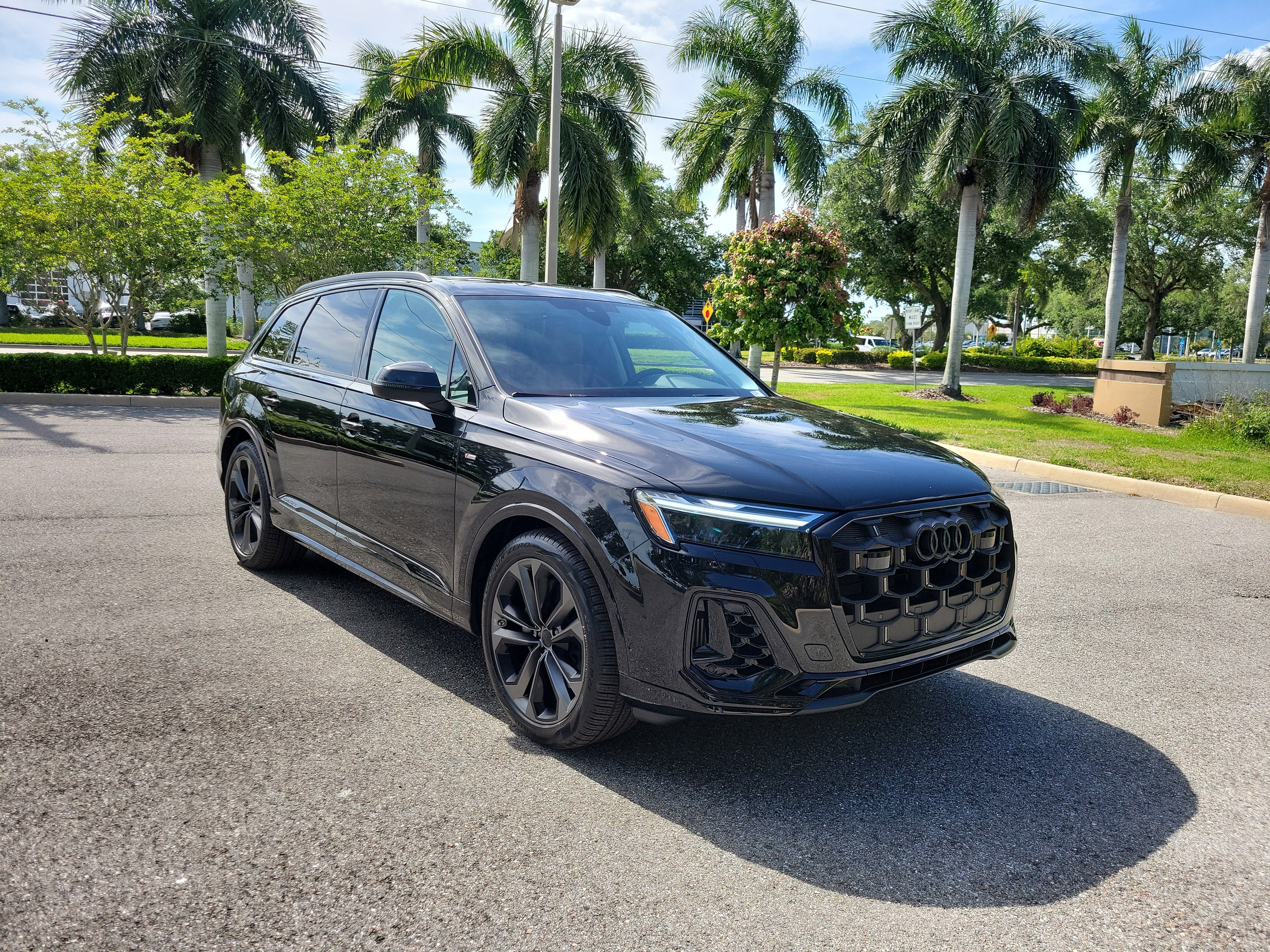 New 2026 Audi Q7 Premium Plus AWD/4WD image 1
