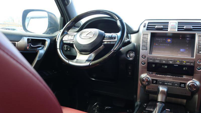 Used 2020 Lexus GX 460 Premium w/ Premium Package image 24