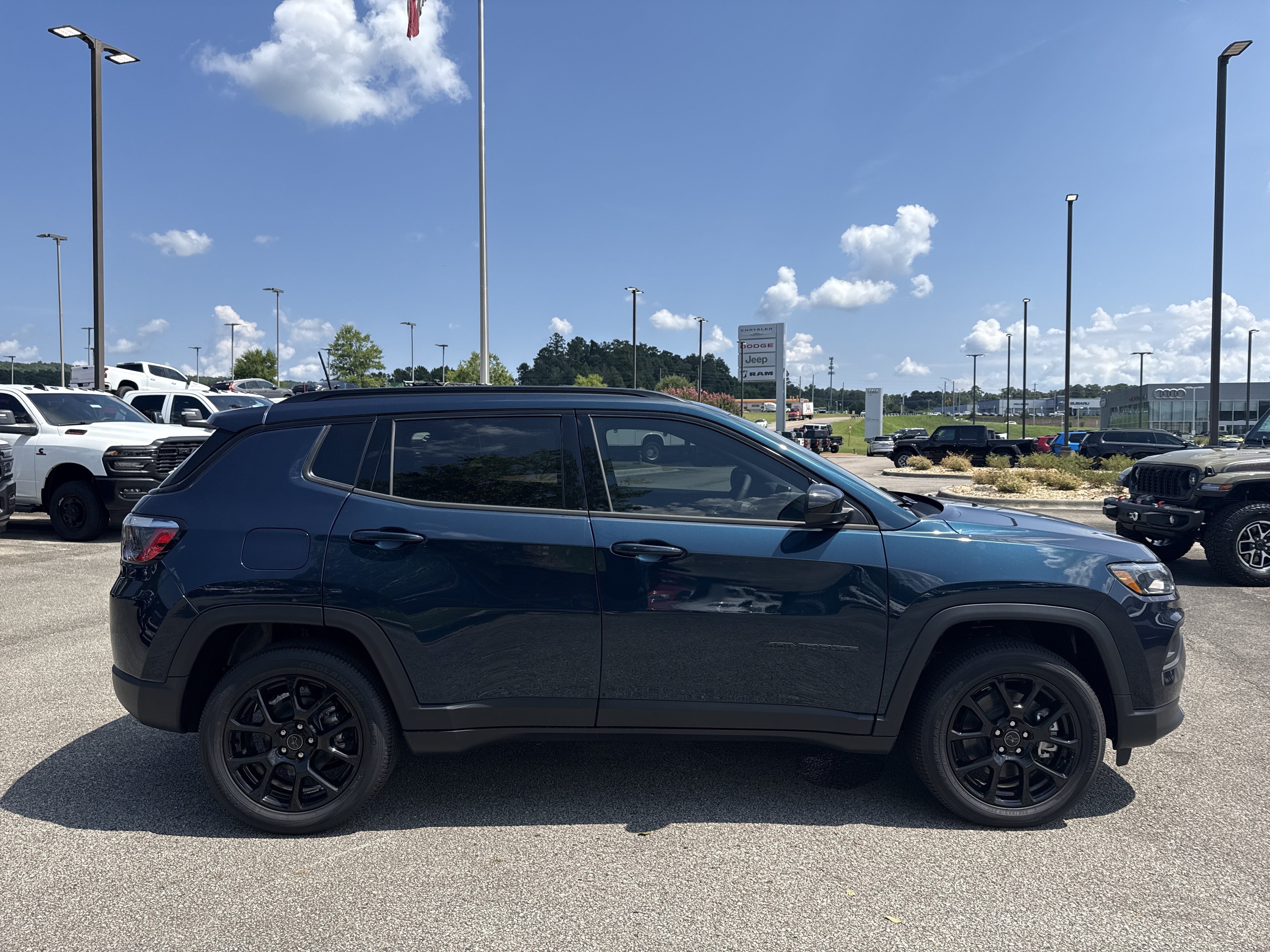 New 2026 Jeep Compass Latitude AWD/4WD image 8