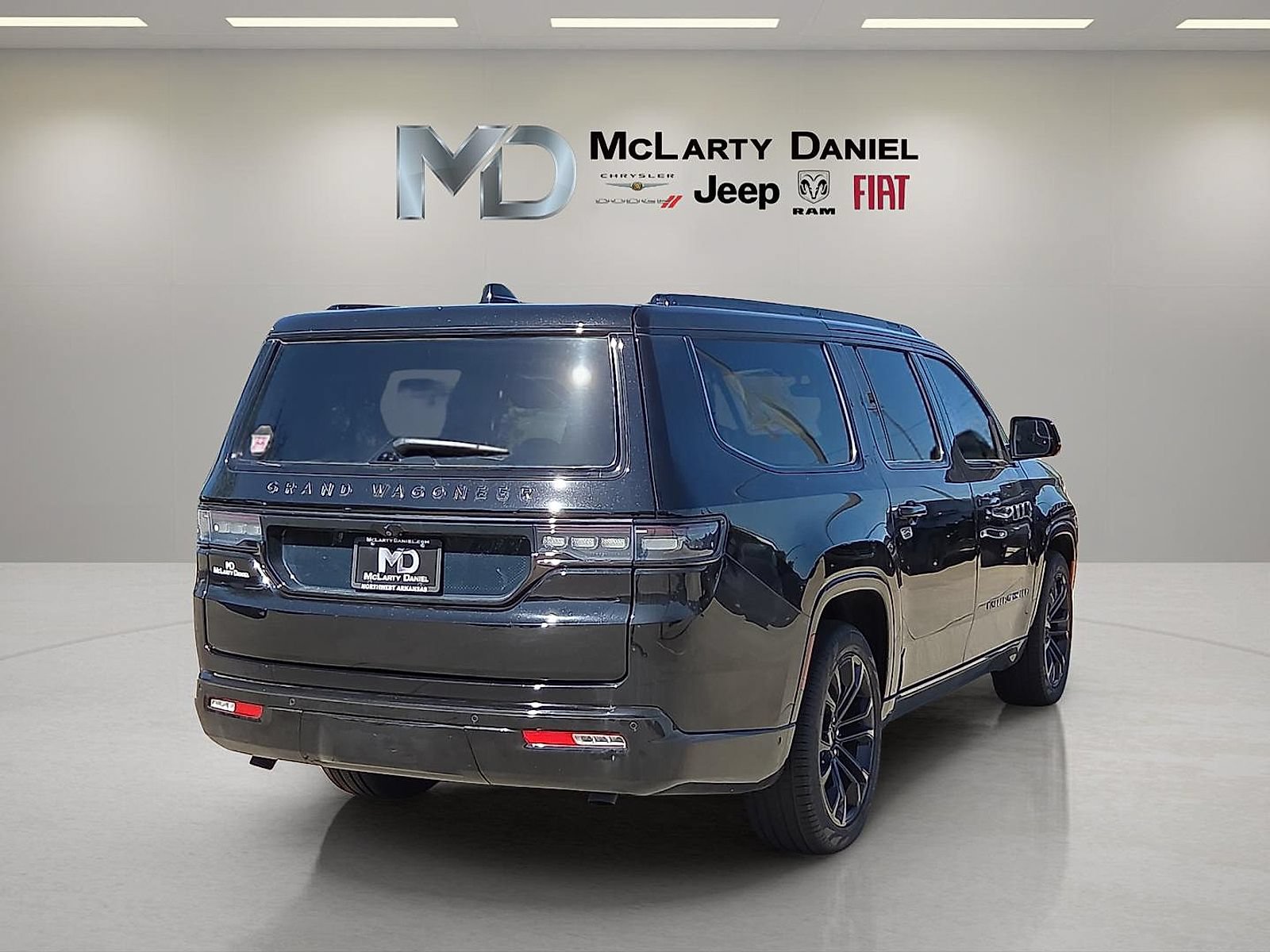 Used 2024 Jeep Grand Wagoneer L Series II w/ Quick Order Packagew 28T AWD/4WD image 5