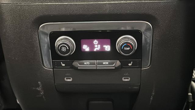Used 2022 Chevrolet Tahoe Z71 w/ Luxury Package AWD/4WD image 38