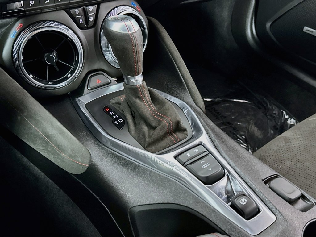 Used 2019 Chevrolet Camaro ZL1 RWD image 17