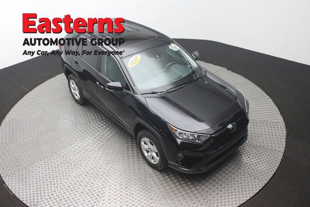 Used 2021 Toyota RAV4 XLE w/ Convenience Package image 3