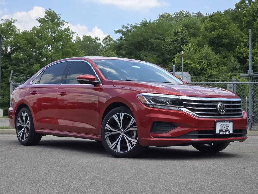 Used 2022 Volkswagen Passat 2.0T SE FWD image 2