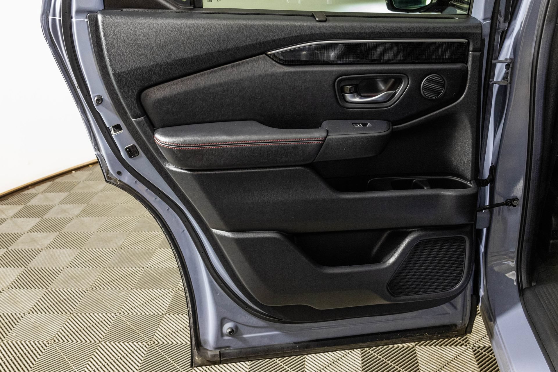 Used 2025 Honda Pilot Black Edition image 45