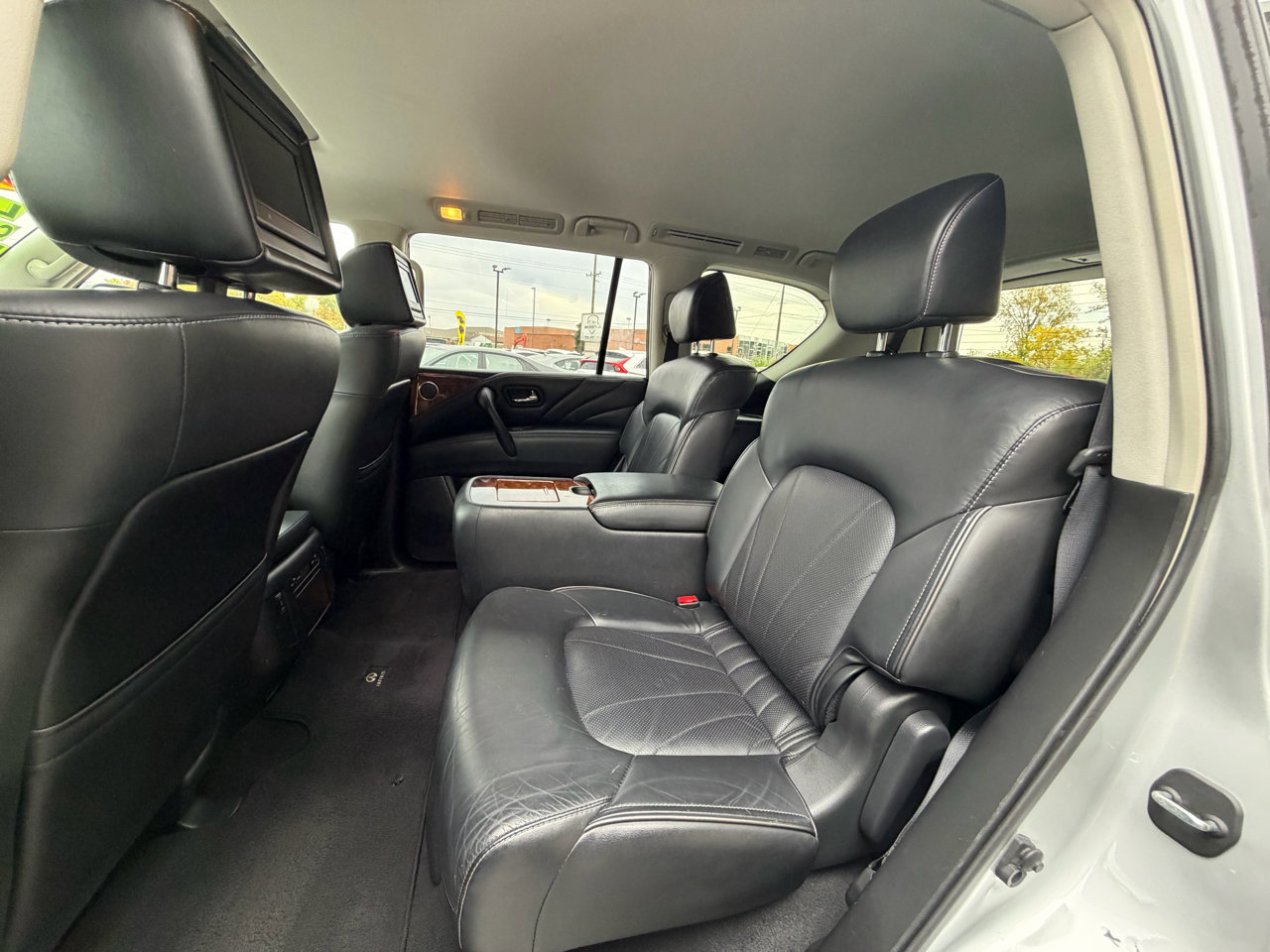 Used 2016 INFINITI QX80 Limited image 16