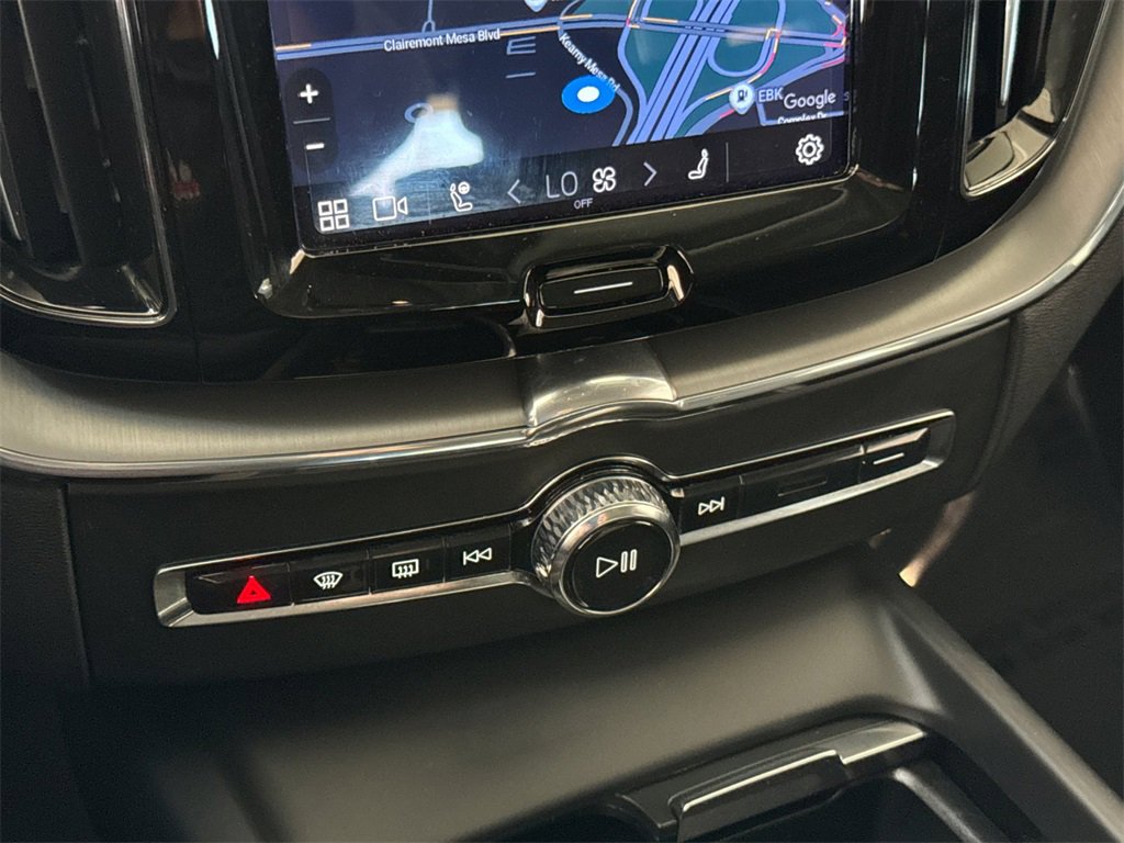 Certified 2023 Volvo XC60 B5 Core w/ Climate Package image 20