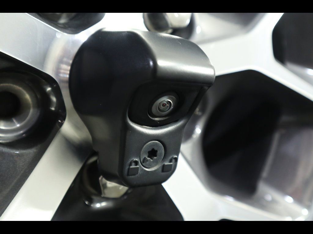 Used 2024 Jeep Wrangler Sport S image 15