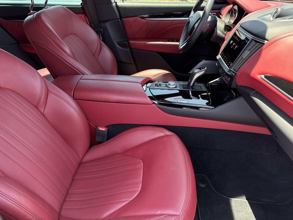 Used 2023 Maserati Levante GT AWD/4WD image 28