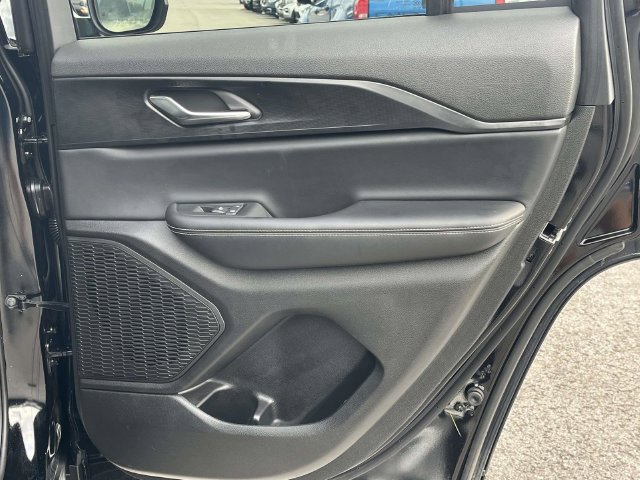 Used 2025 Jeep Grand Cherokee Laredo X w/ Luxury Tech Group I AWD/4WD image 24