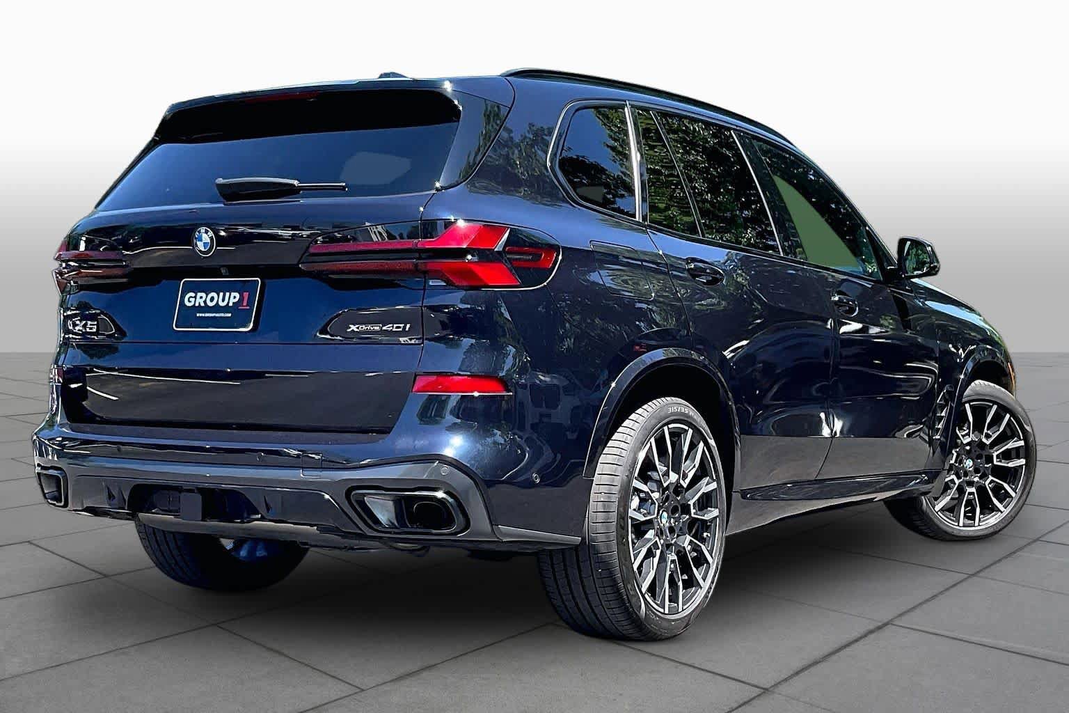 Used 2024 BMW X5 xDrive40i w/ M Sport Package AWD/4WD image 12