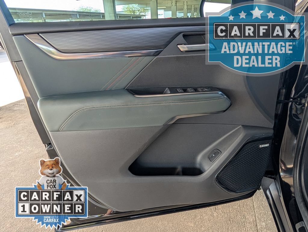 Used 2024 GMC Acadia AT4 w/ Luxury Package AWD/4WD image 19