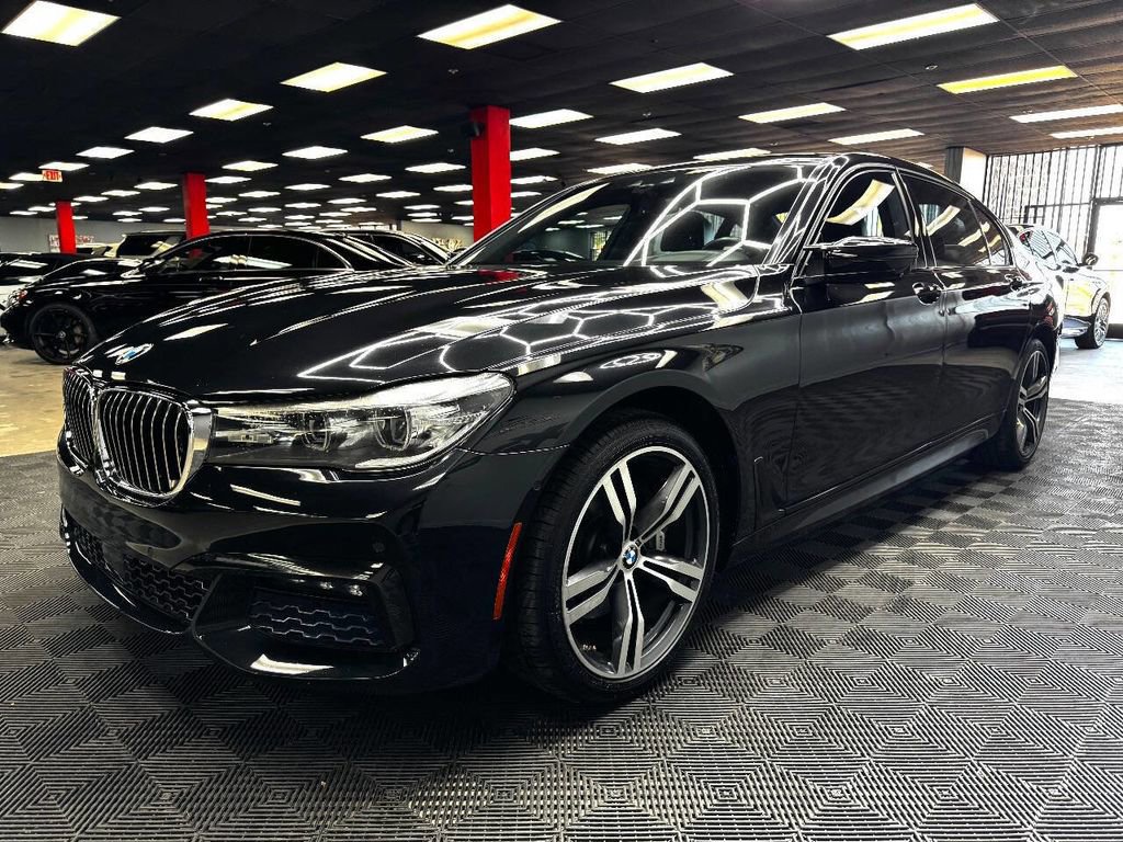 Used 2016 BMW 740i image 7