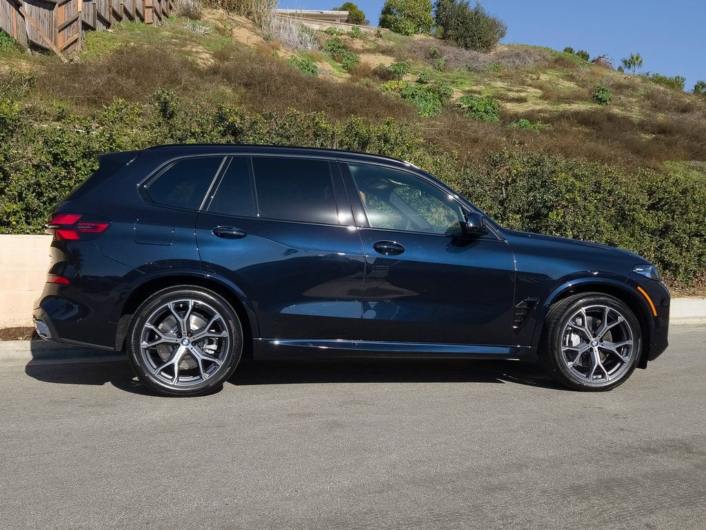 New 2026 BMW X5 xDrive50e w/ M Sport Package image 4