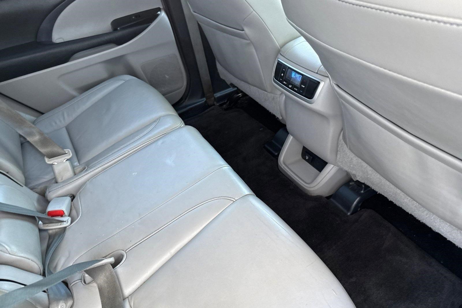Used 2015 Toyota Highlander XLE image 29