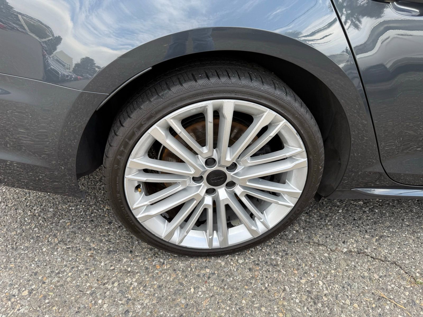 Used 2017 Audi A4 2.0T Premium Plus w/ Premium Plus Package image 4