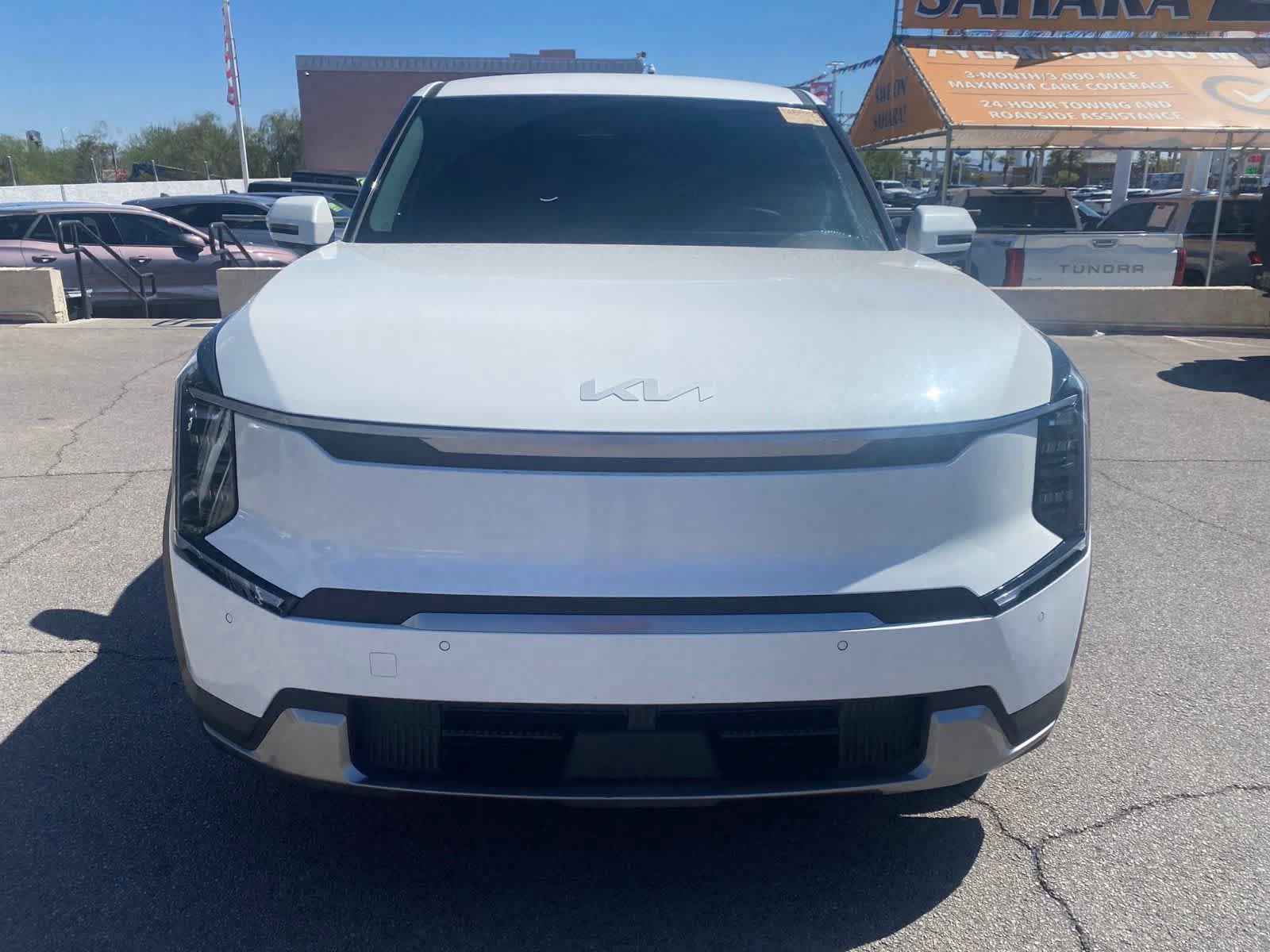 Used 2024 Kia EV9 Light Long Range RWD image 2
