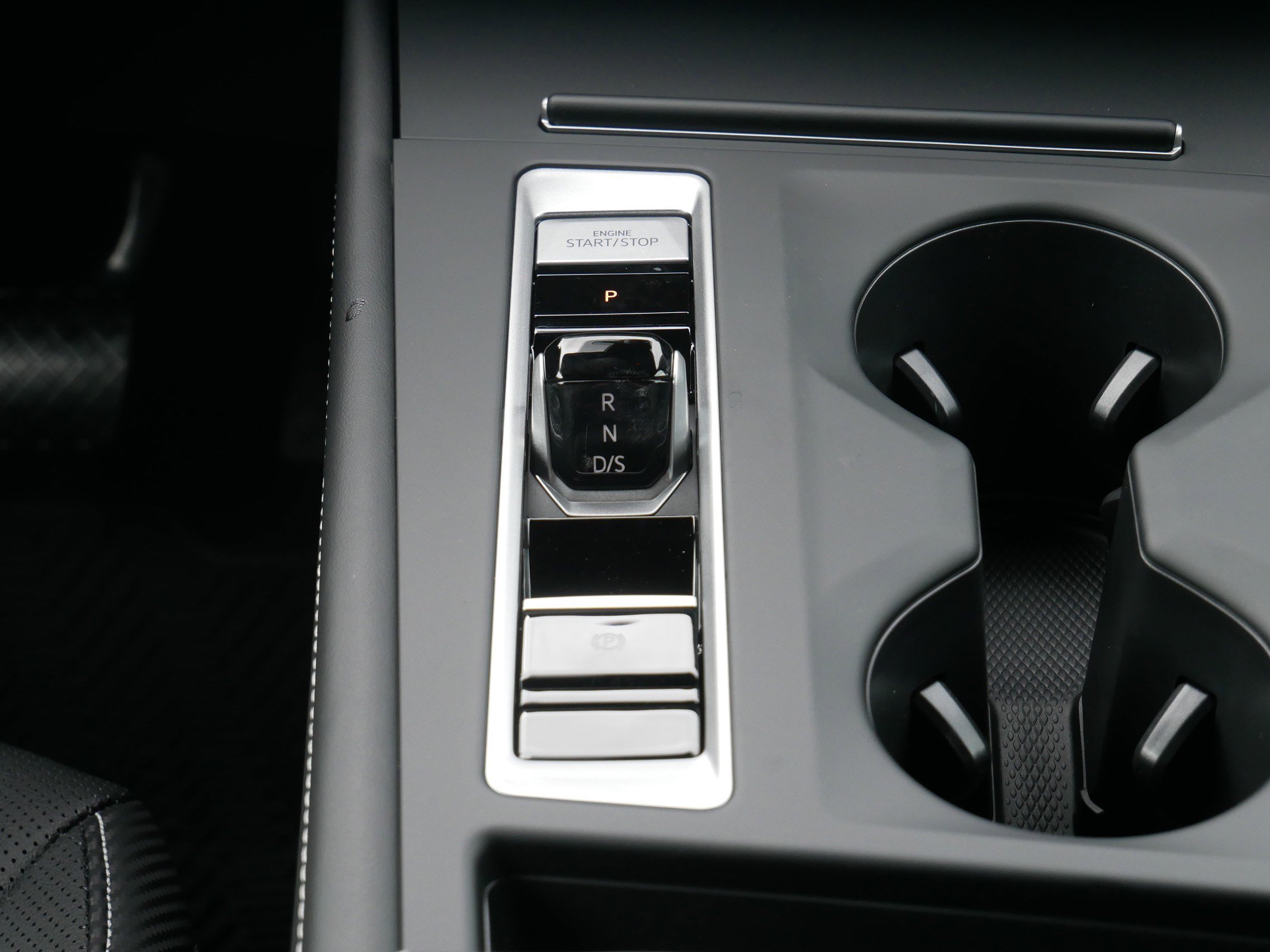 New 2025 Volkswagen Atlas Cross Sport SE image 11