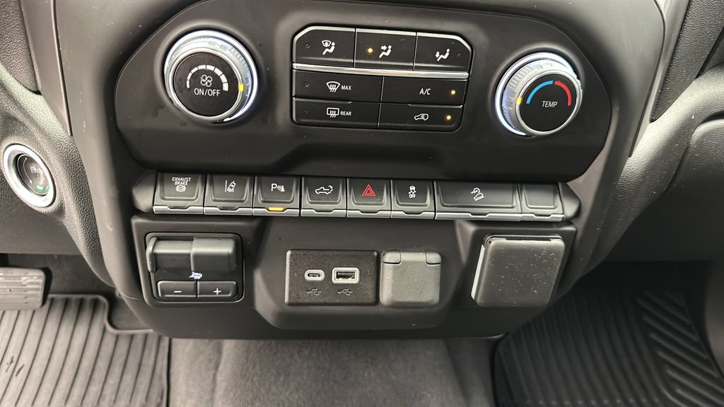 Used 2025 Chevrolet Silverado 2500 Custom w/ Custom Value Package AWD/4WD image 19
