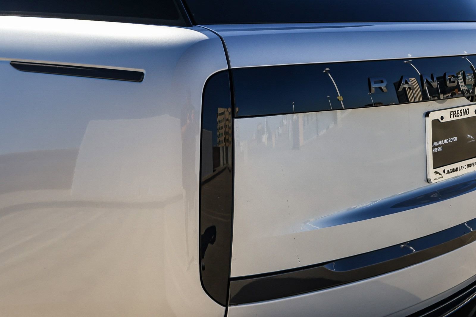 New 2025 Land Rover Range Rover SE image 11