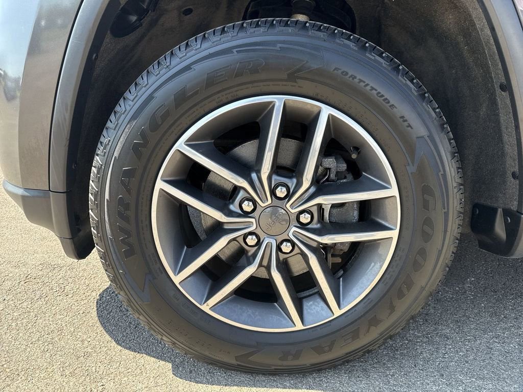 Used 2020 Jeep Grand Cherokee Limited AWD/4WD image 10