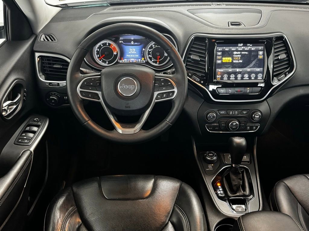 Used 2019 Jeep Cherokee Limited w/ Luxury Group image 11