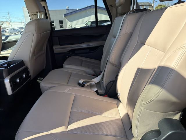 Used 2024 Ford Expedition Max XLT image 12