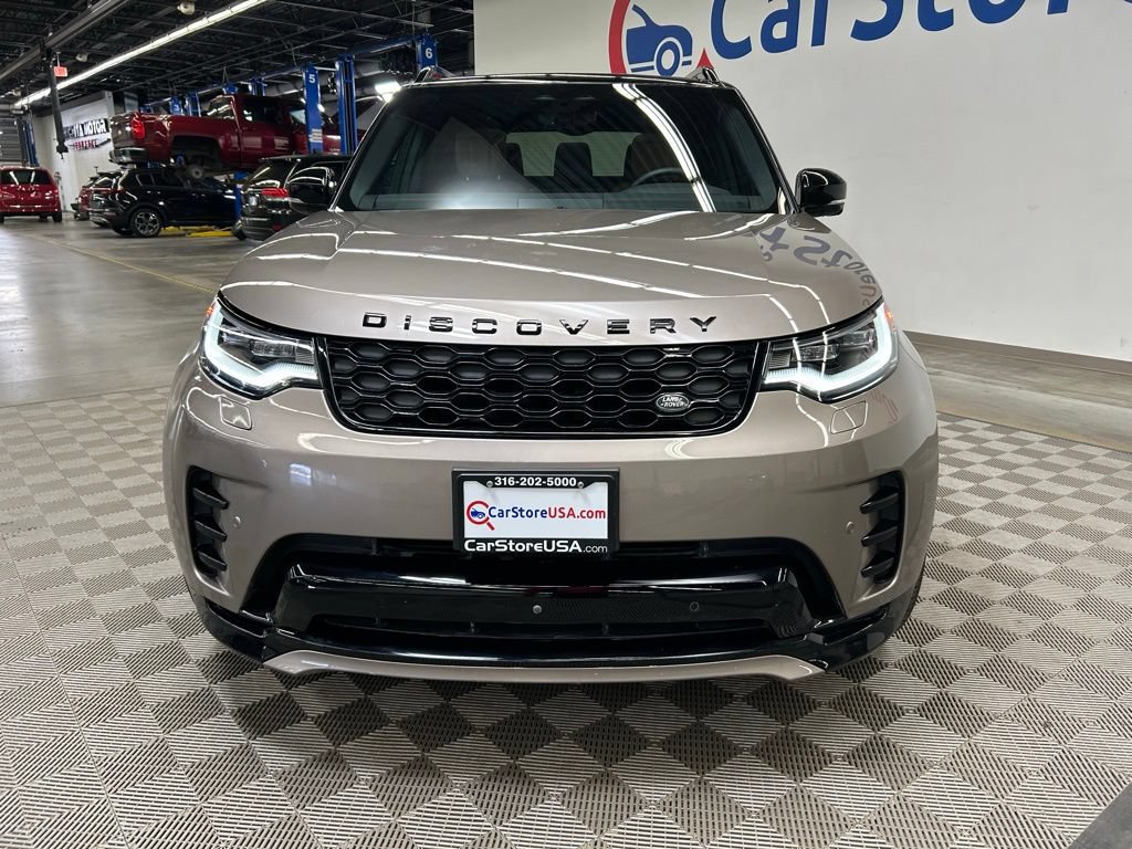 Used 2024 Land Rover Discovery Dynamic SE AWD/4WD image 6