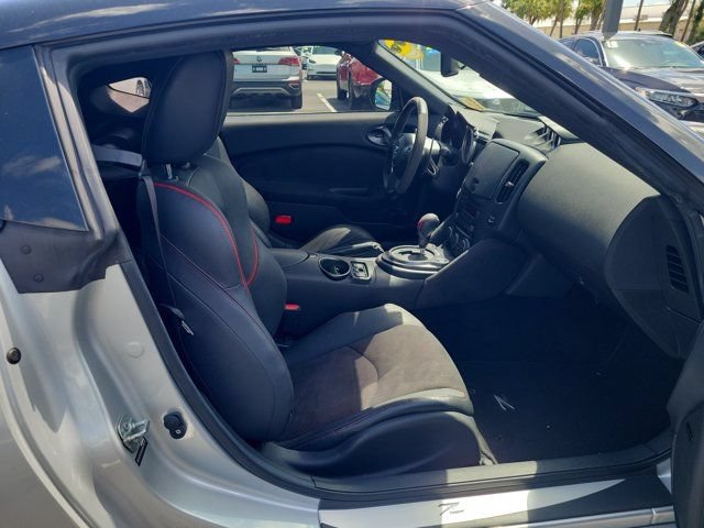 Used 2020 Nissan 370Z Coupe RWD image 2