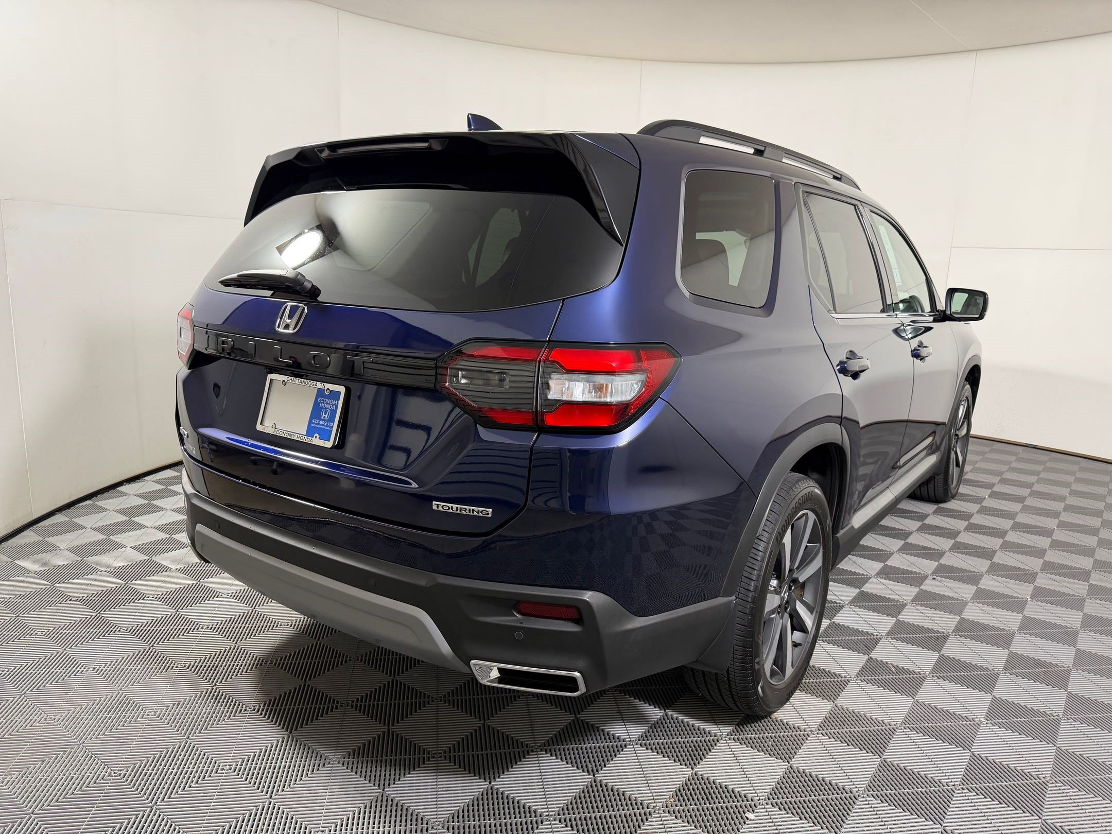 Used 2024 Honda Pilot Touring image 22