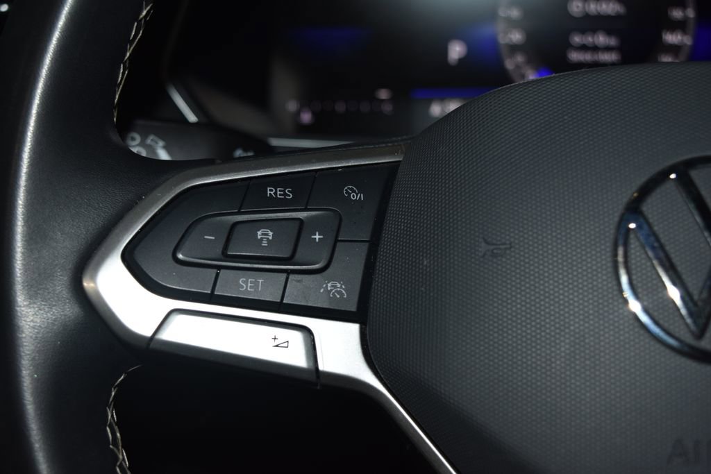 Used 2024 Volkswagen Tiguan SE image 9