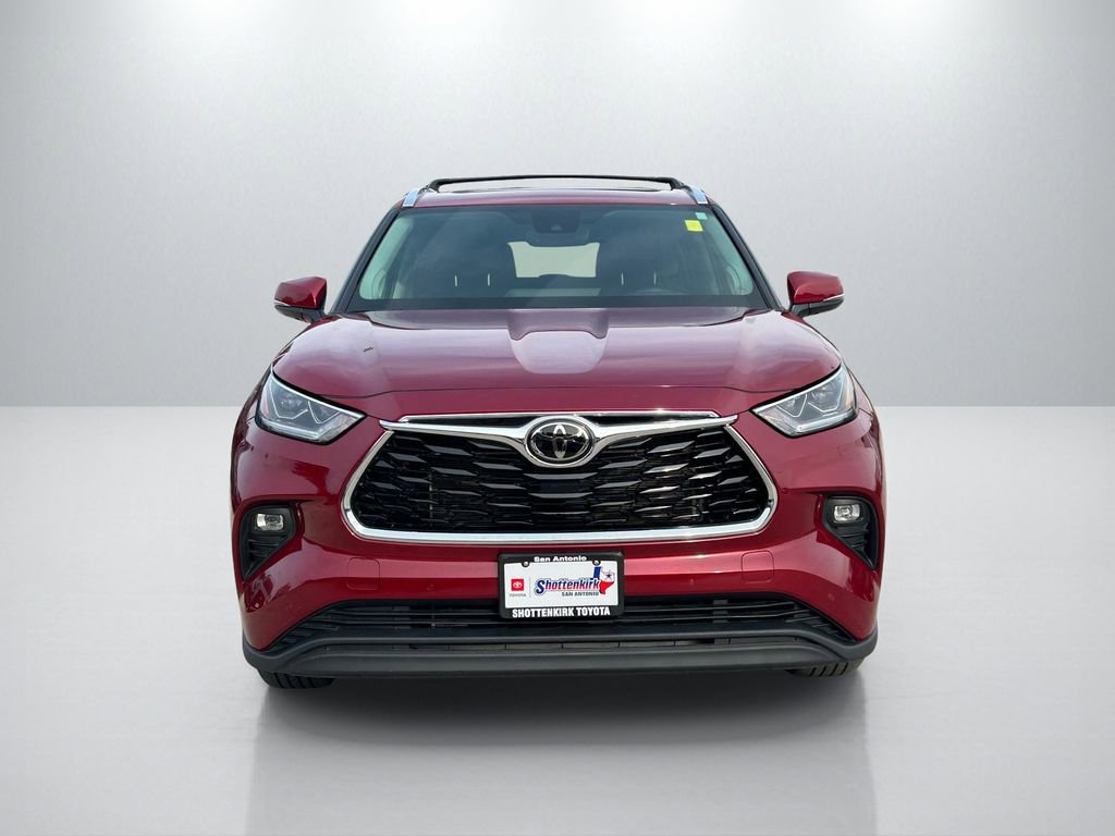 Used 2023 Toyota Highlander Limited video 2