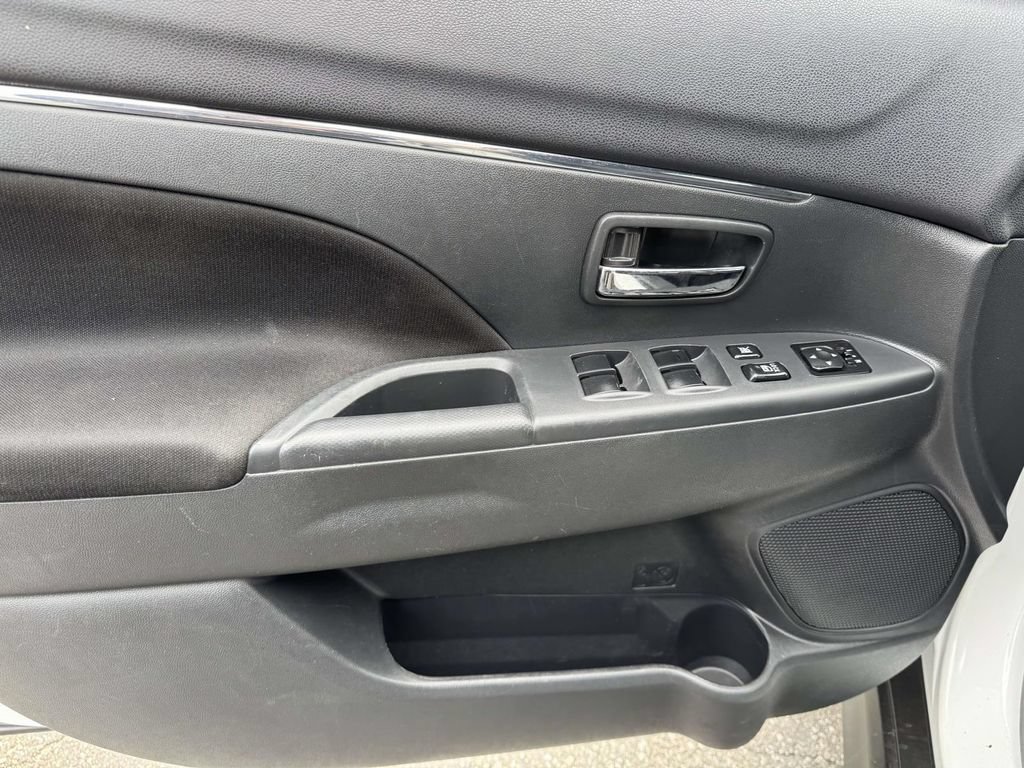 Used 2021 Mitsubishi Outlander Sport ES AWD/4WD image 19