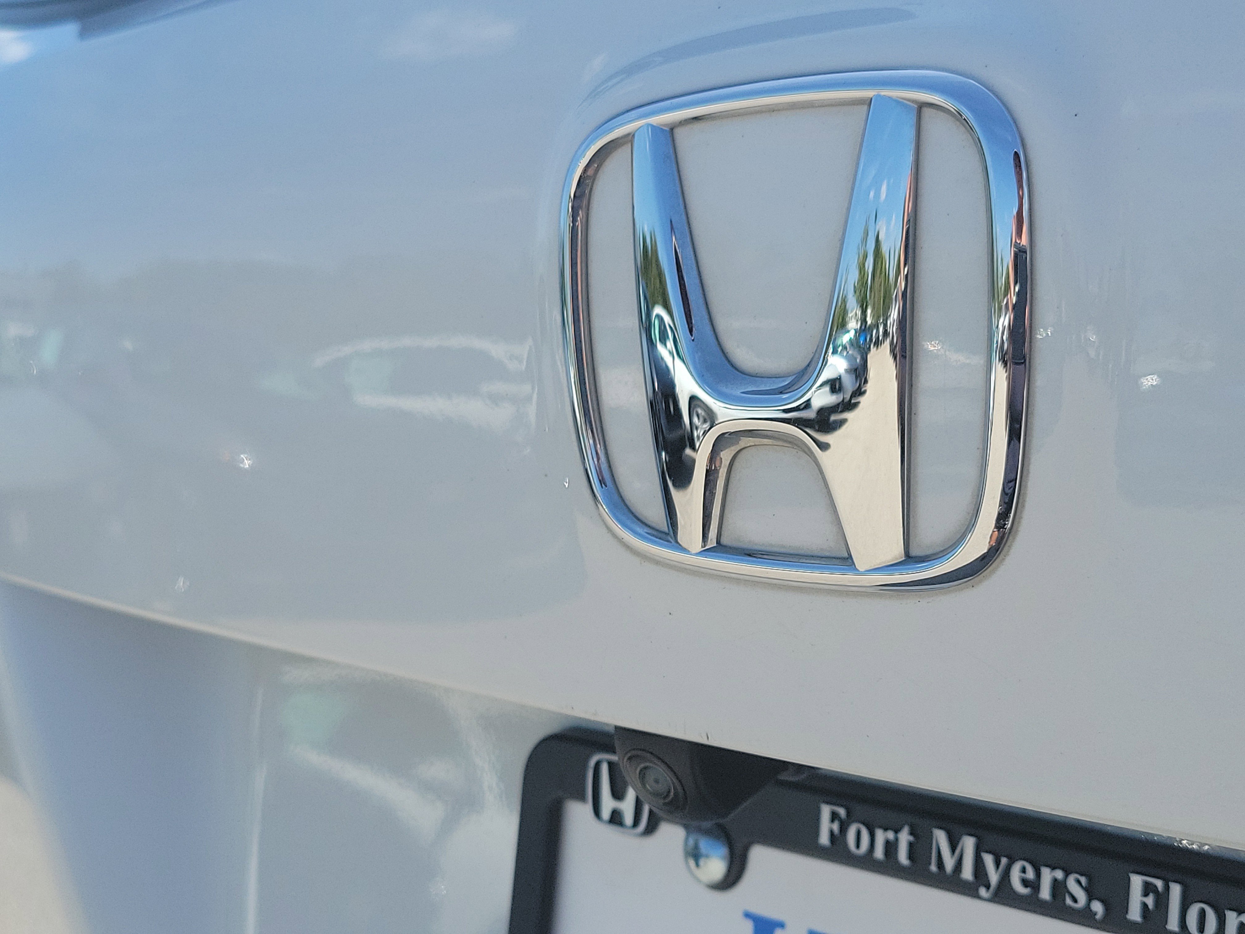 Used 2021 Honda Pilot Touring image 11