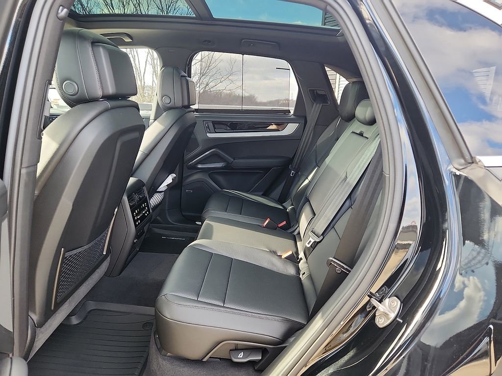 New 2026 Porsche Cayenne E-Hybrid image 9