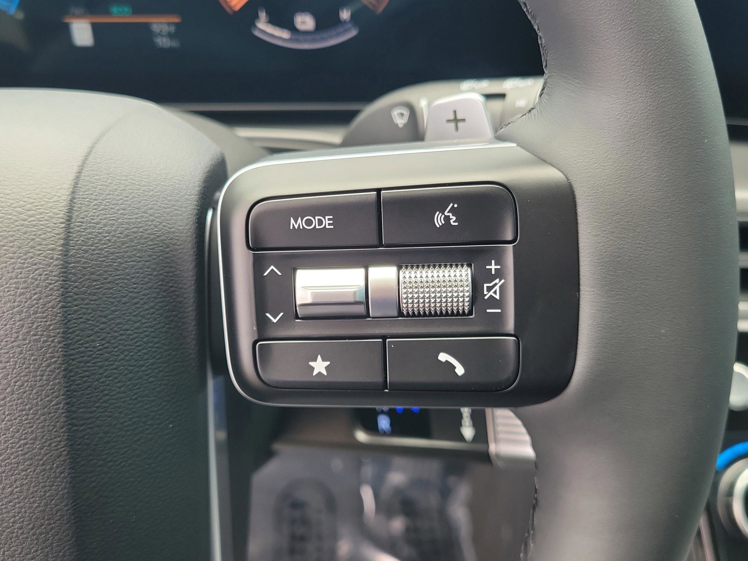 New 2026 Hyundai Santa Fe SE image 13