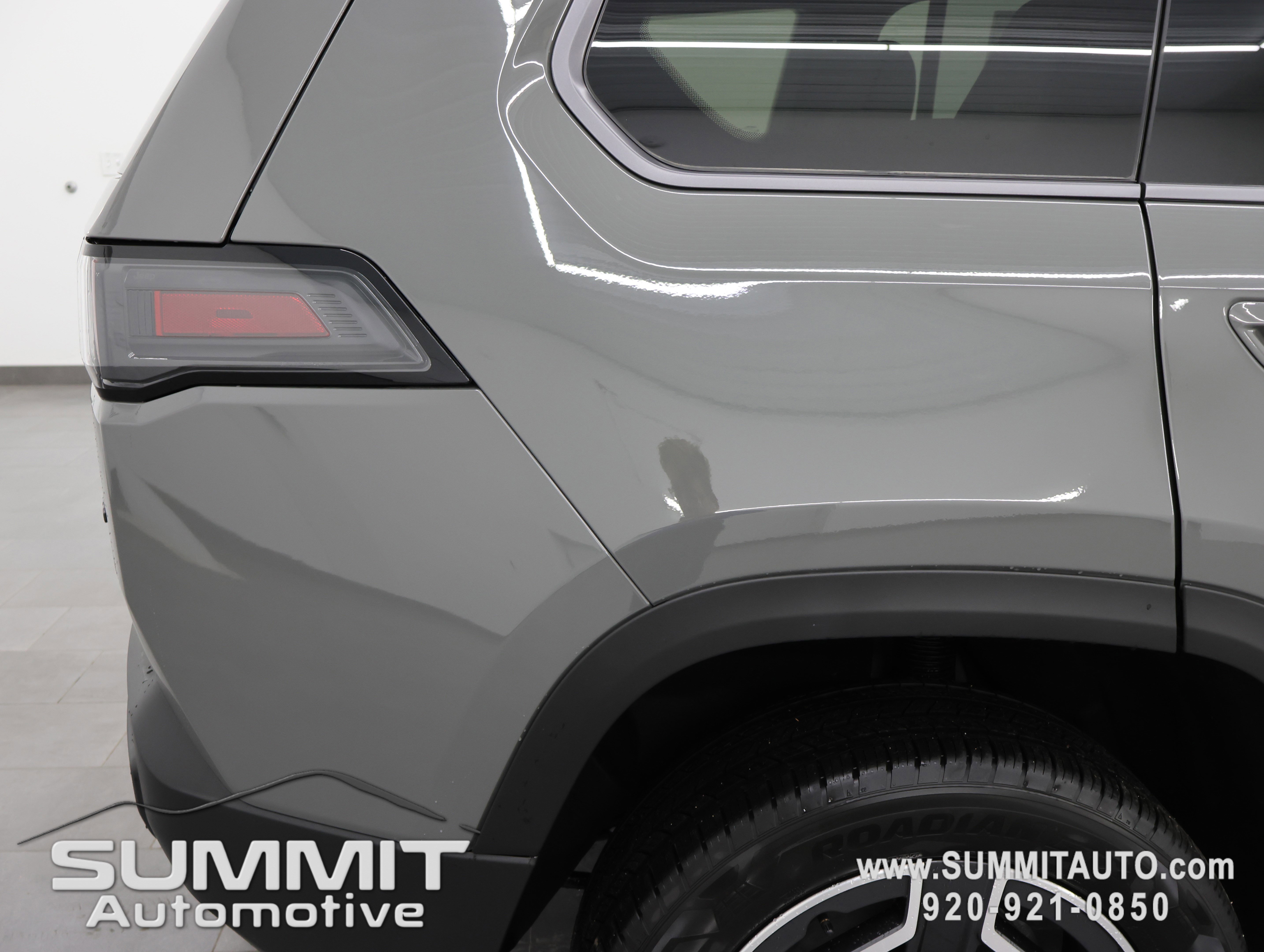 New 2026 Jeep Cherokee Laredo image 23