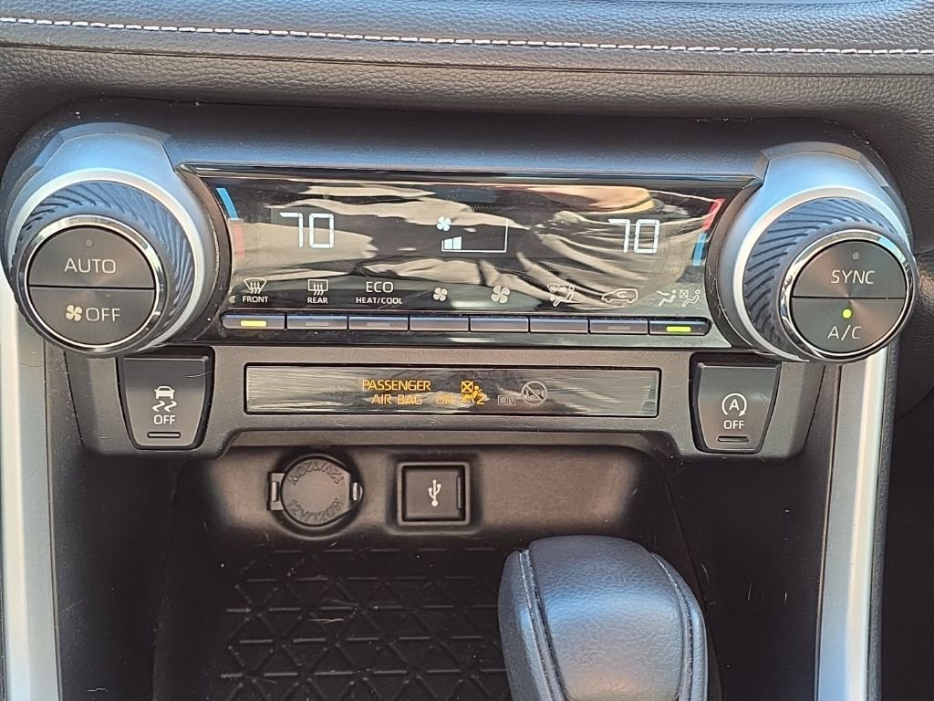 Used 2021 Toyota RAV4 XLE image 27