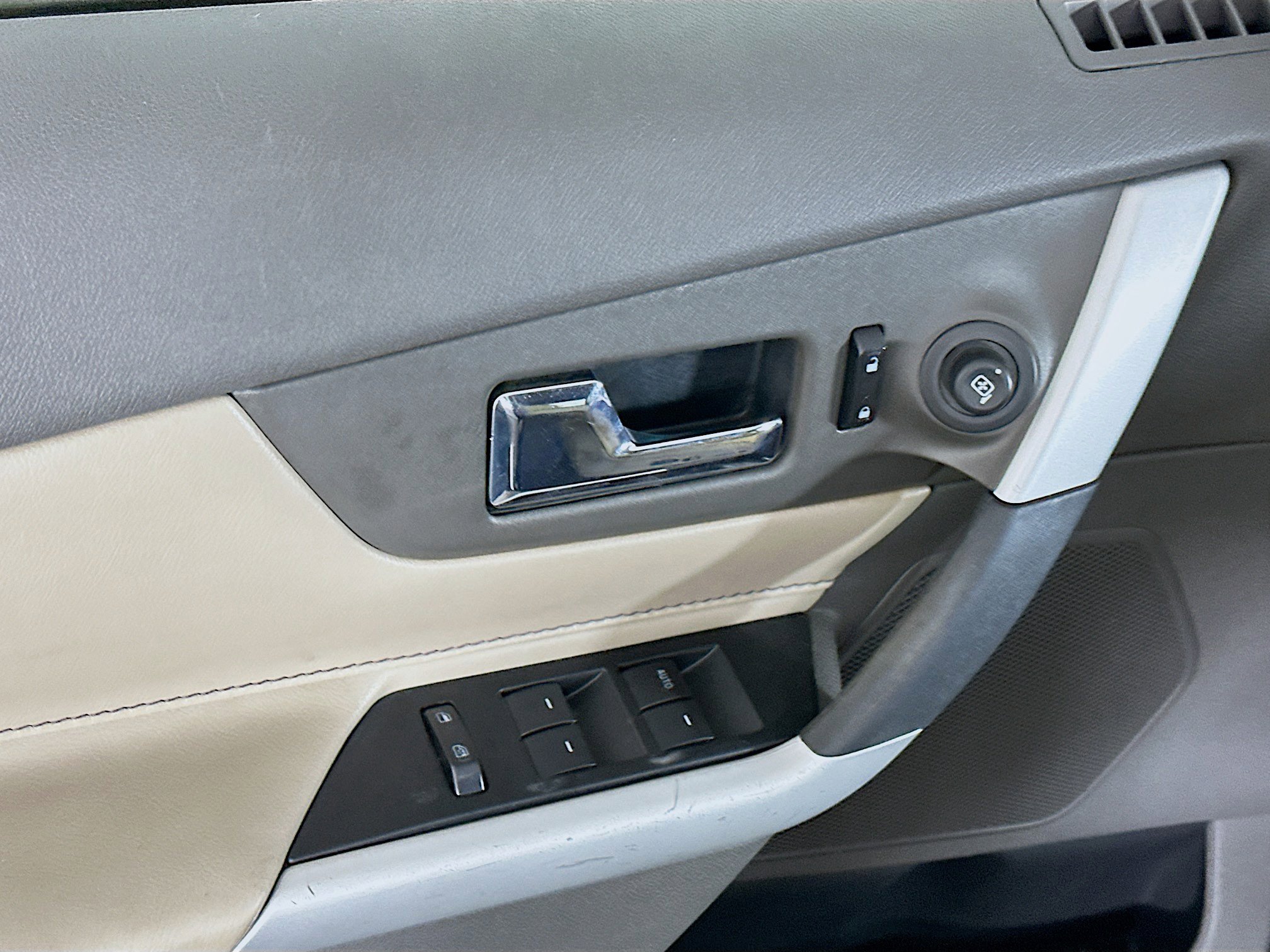 Used 2013 Ford Edge Limited image 15