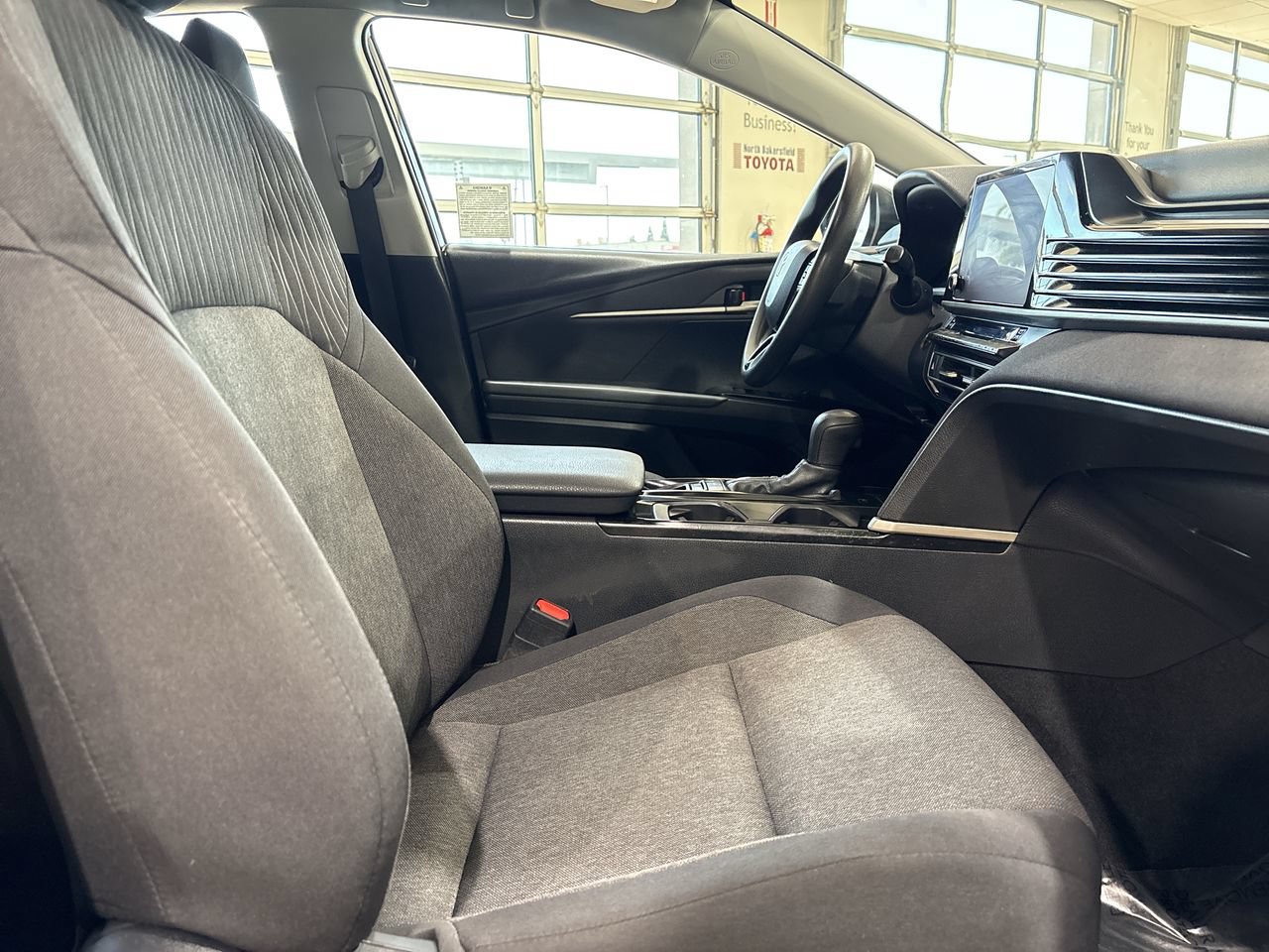 Used 2025 Toyota Camry LE FWD image 25