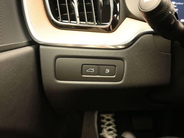 New 2026 Volvo XC60 T8 Plus w/ Protection Package Premier image 29