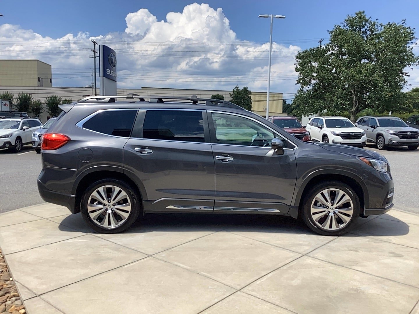Certified 2022 Subaru Ascent Touring w/ Popular Package #2A AWD/4WD image 5