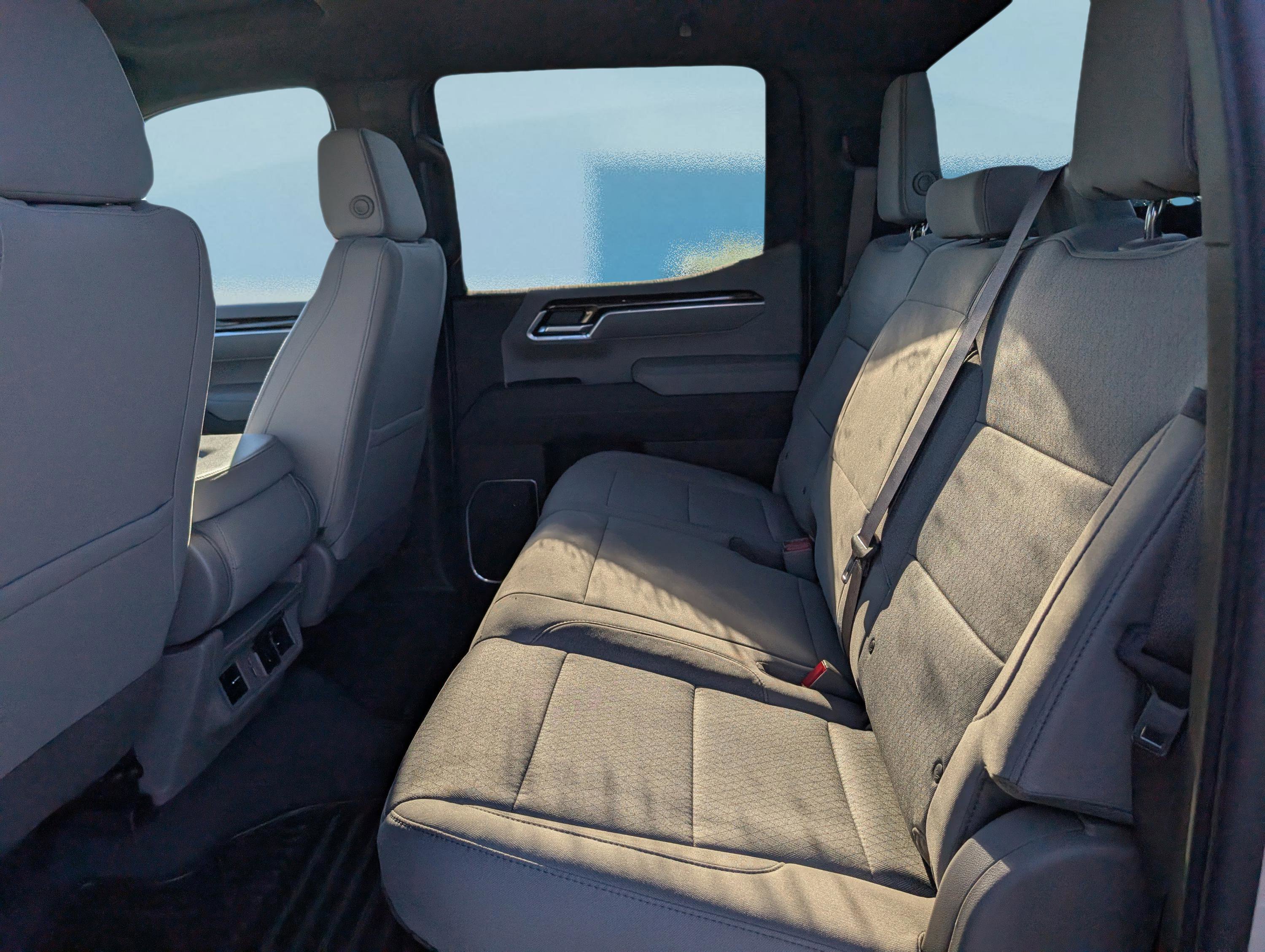 New 2026 GMC Sierra 1500 SLE image 14