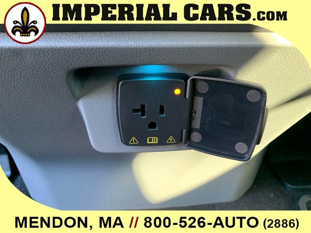 New 2025 Ford F150 Lightning XLT image 15