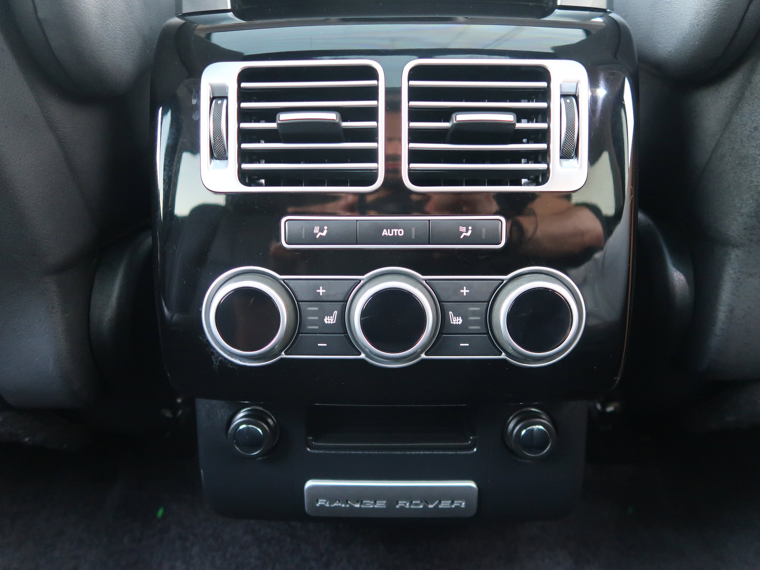 Used 2016 Land Rover Range Rover HSE image 44